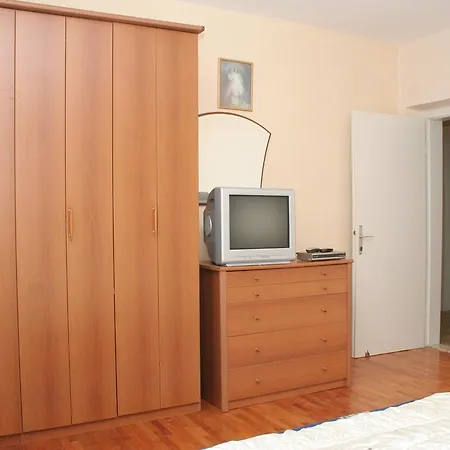 4537b * Orebić
